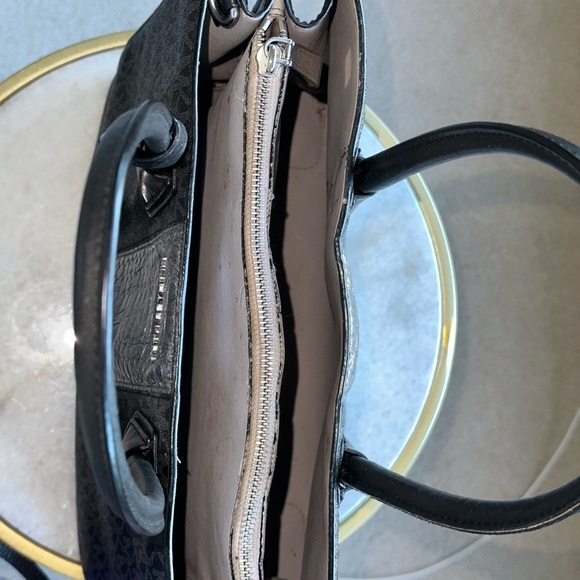 Michael Kors black handbag with silver metallic design and signature MK … - Picture 6 of 10